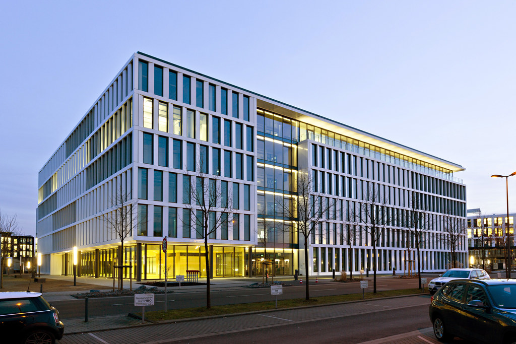 Underground heat: the airport administration building in Düsseldorf, Germany
